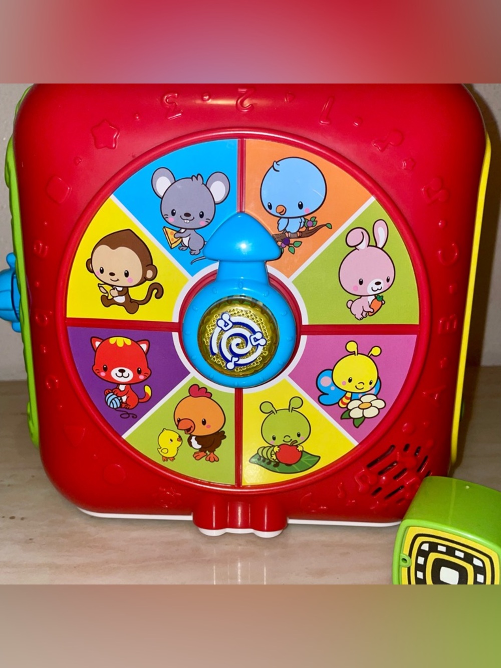 VTech Sort and Discover Activity Cube - Picture 10 of 13